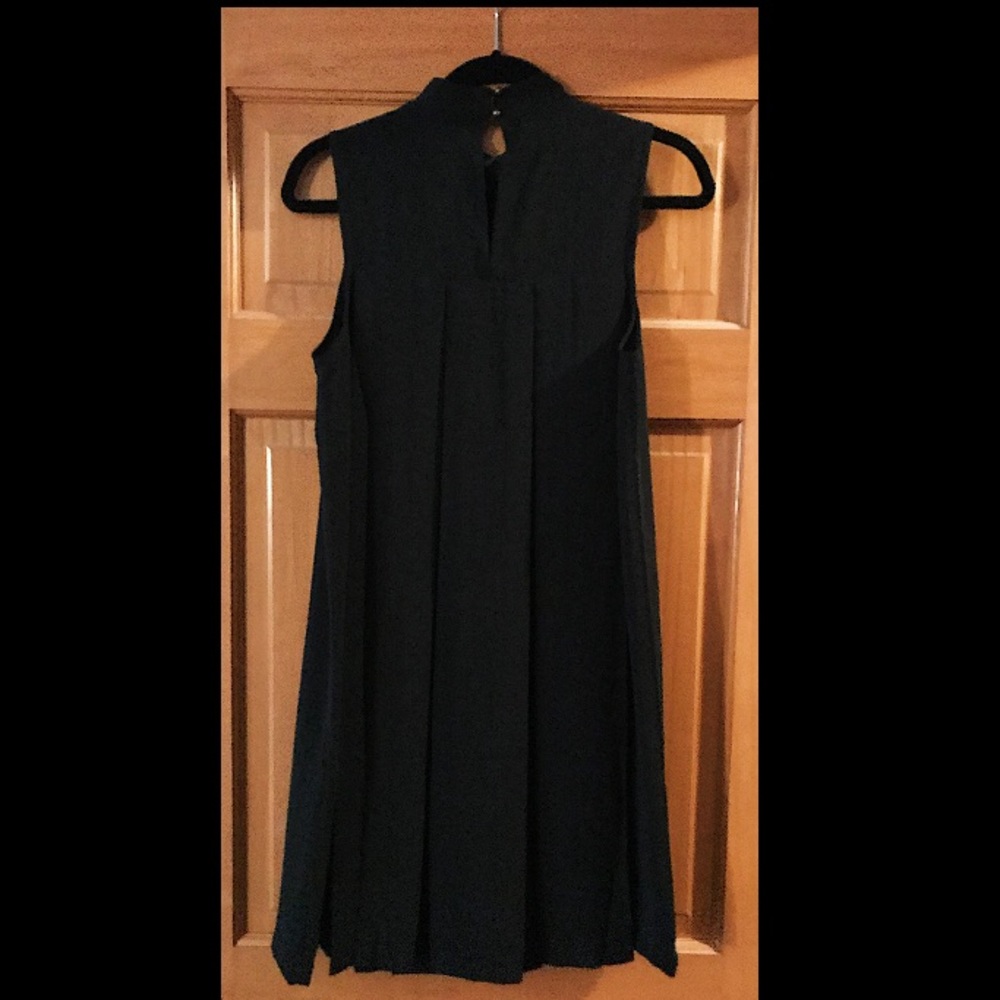 Black neck collar dress